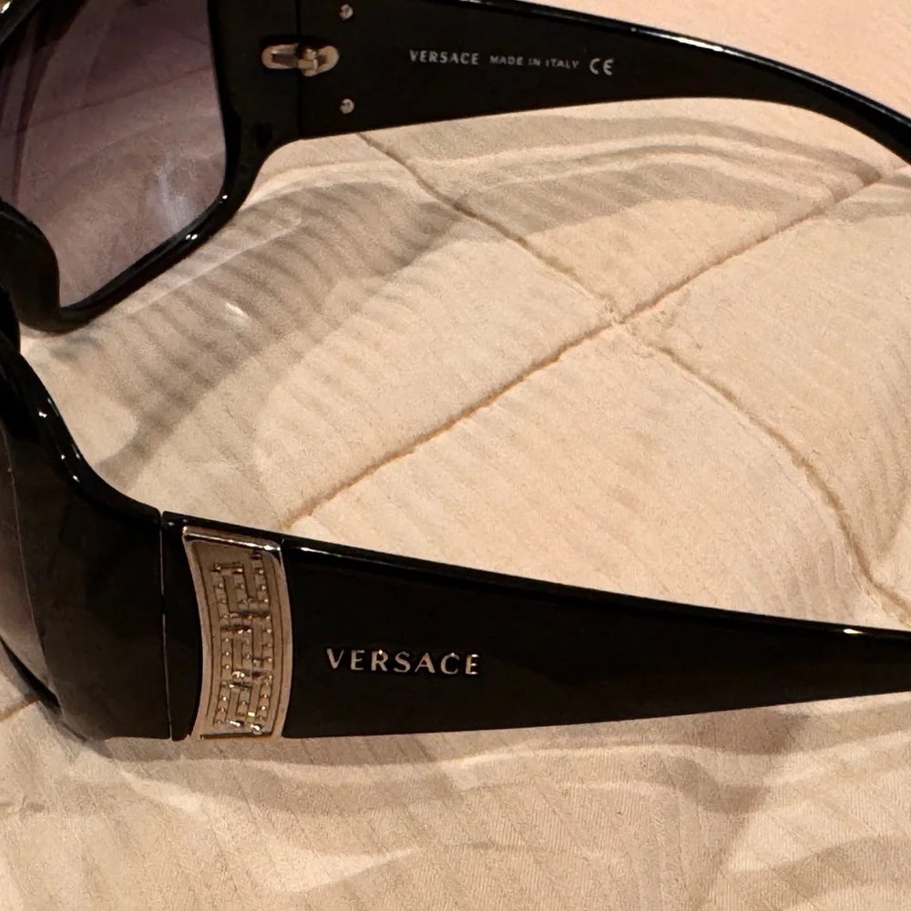 Versace 4103 Black Wrap around Sunglasses - Picture 3 of 5